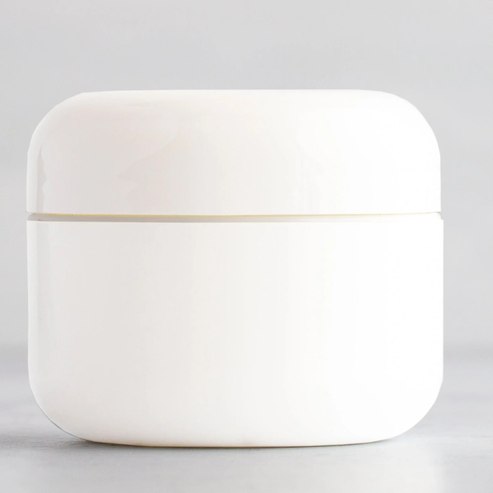 1 oz White Round Base Jar with 53-400 Neck