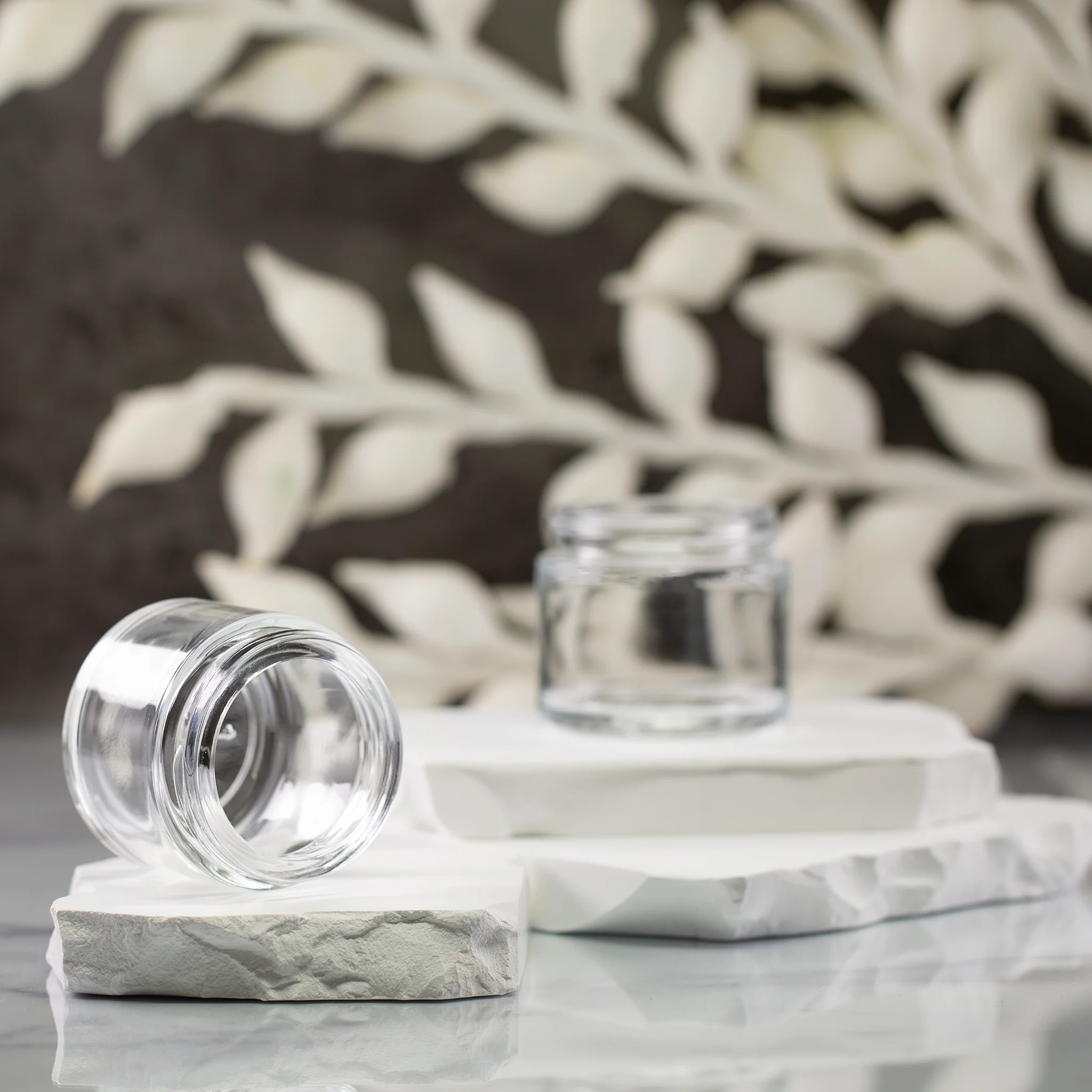 2.5 oz Clear Glass Shallow Jar with 53-400 Neck