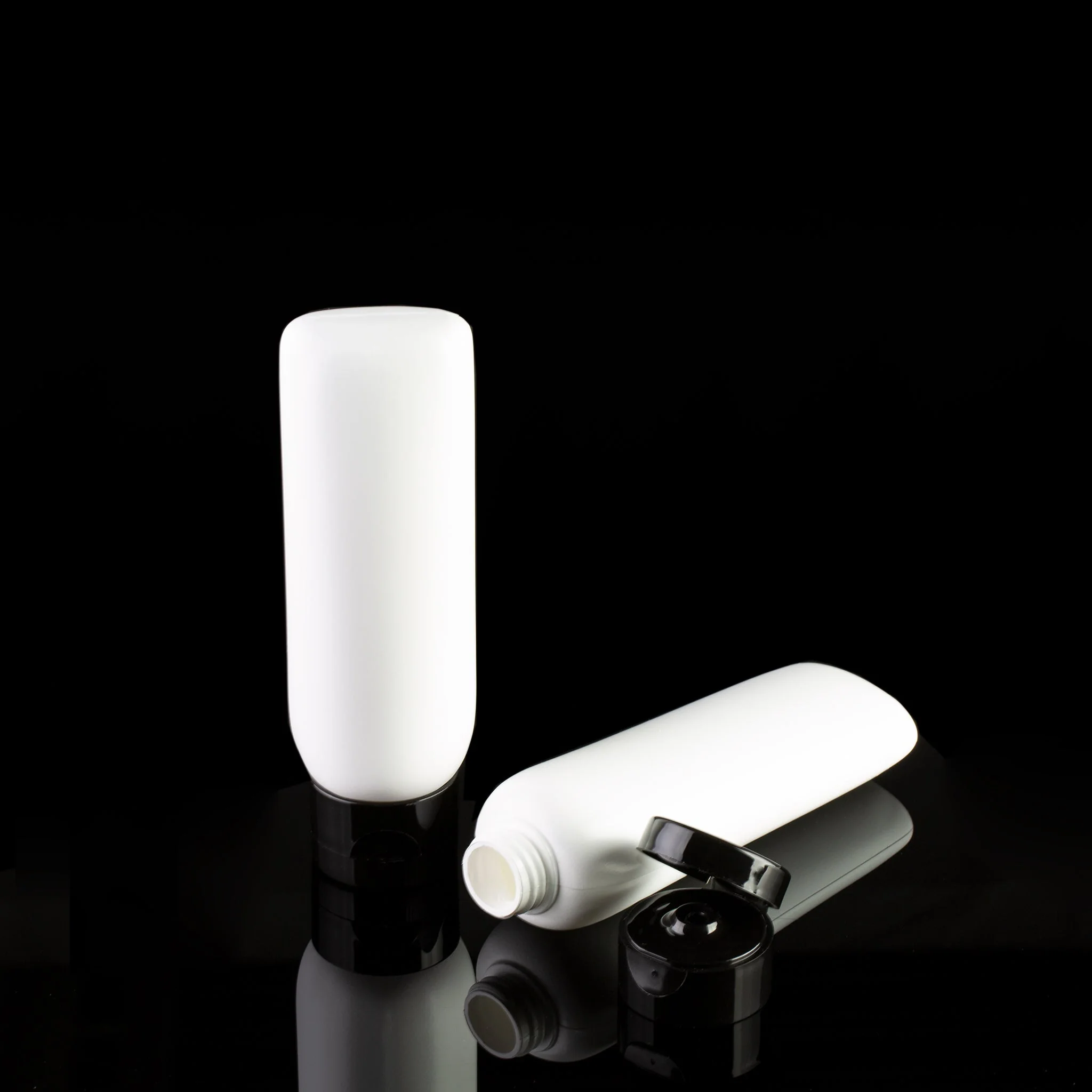 4 oz Malibu Tottle with Dispensing Cap - Image 2