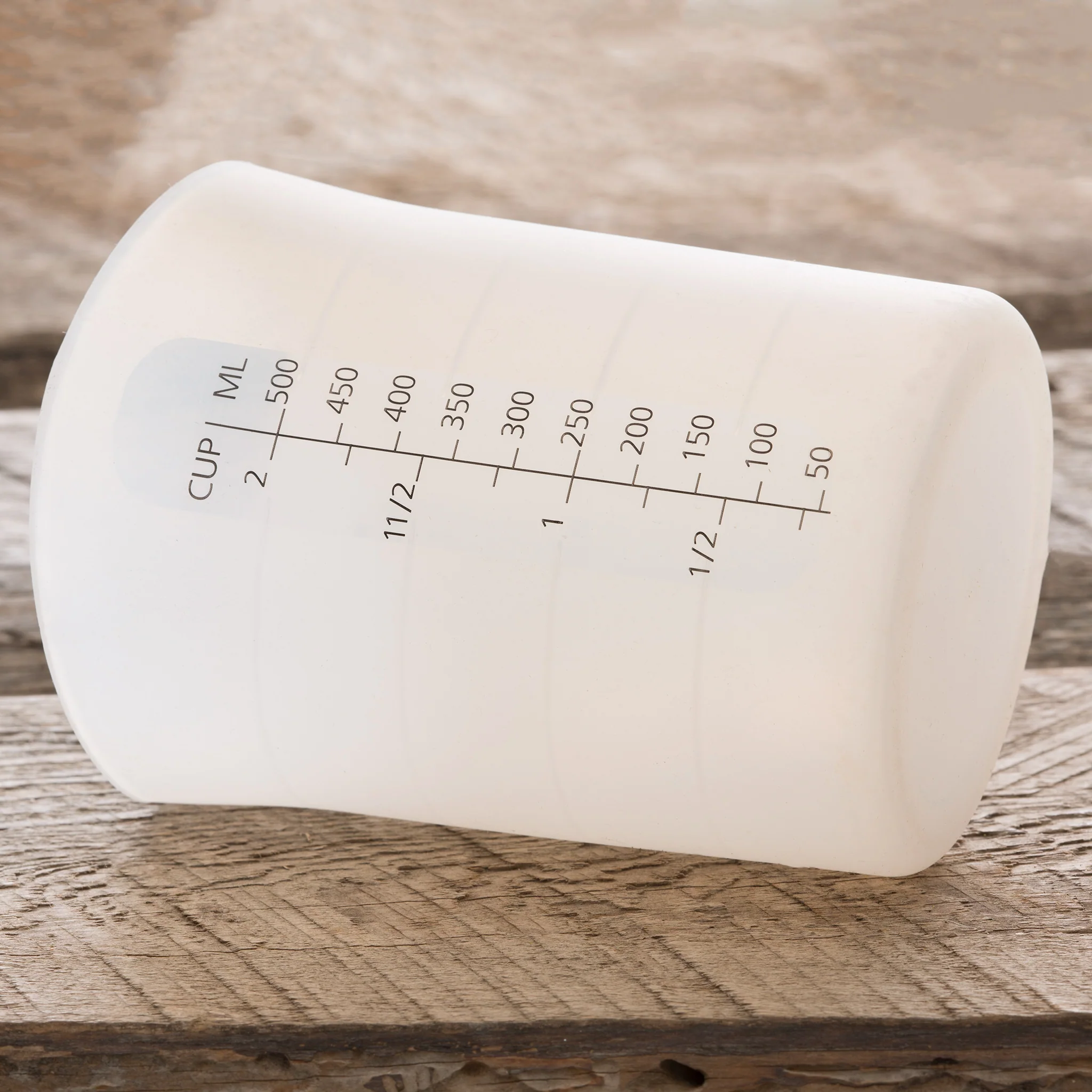 Silicone Stir and Pour Measuring Cup - Image 2
